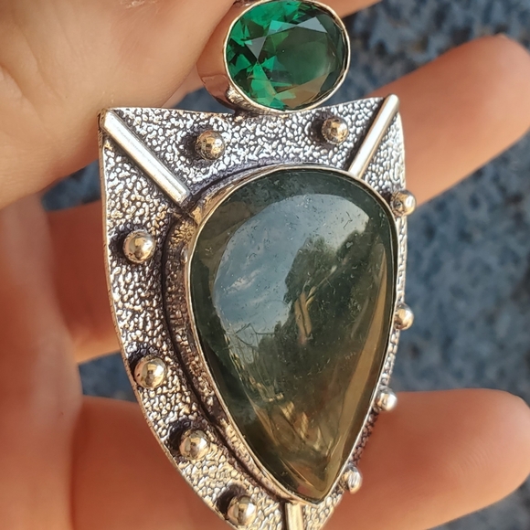 New Indian Moss Agate and Chrome Diopside Silver Pendant. - Picture 15 of 16